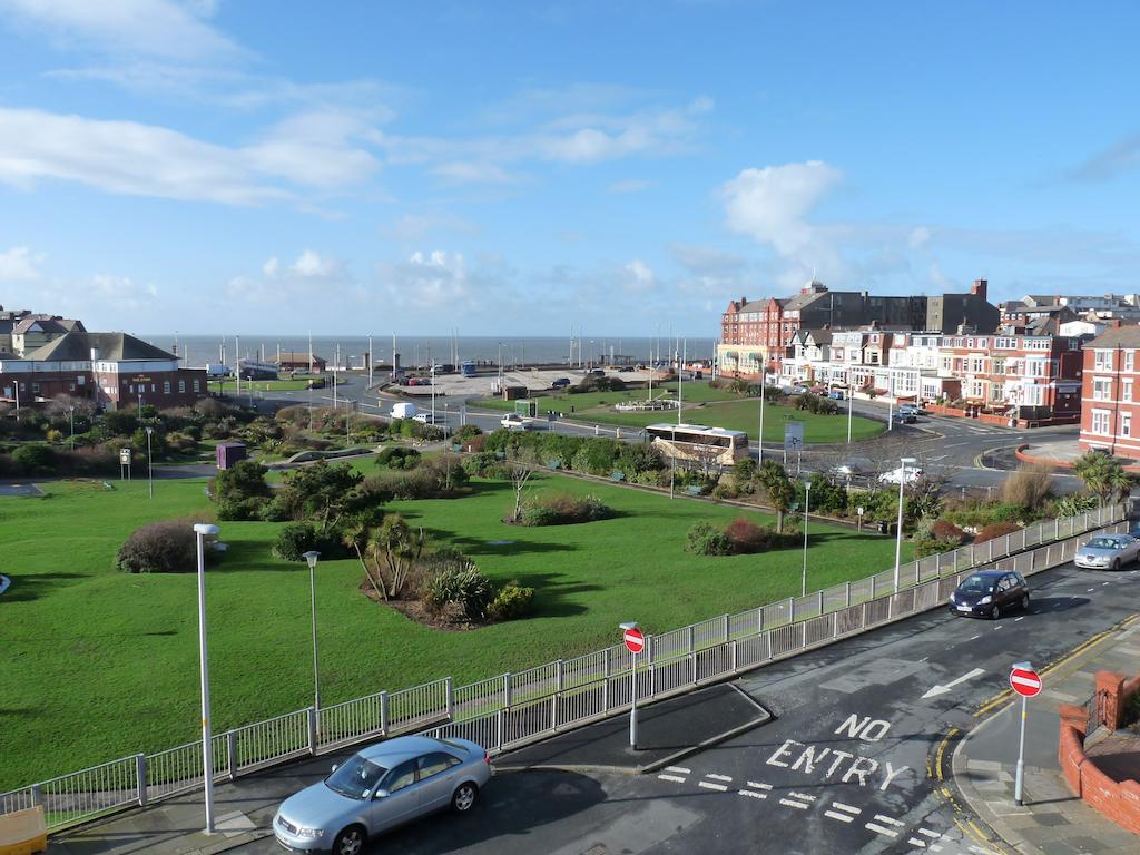 Moorings Hotel Blackpool Bagian luar foto